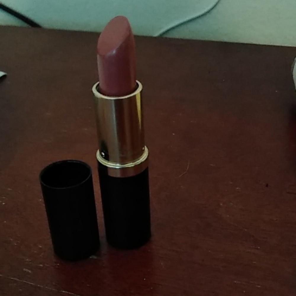 Band New Estee Lauder lip envy
